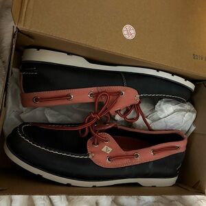 Men’s size 9, pink & navy. Brand new, never worn.